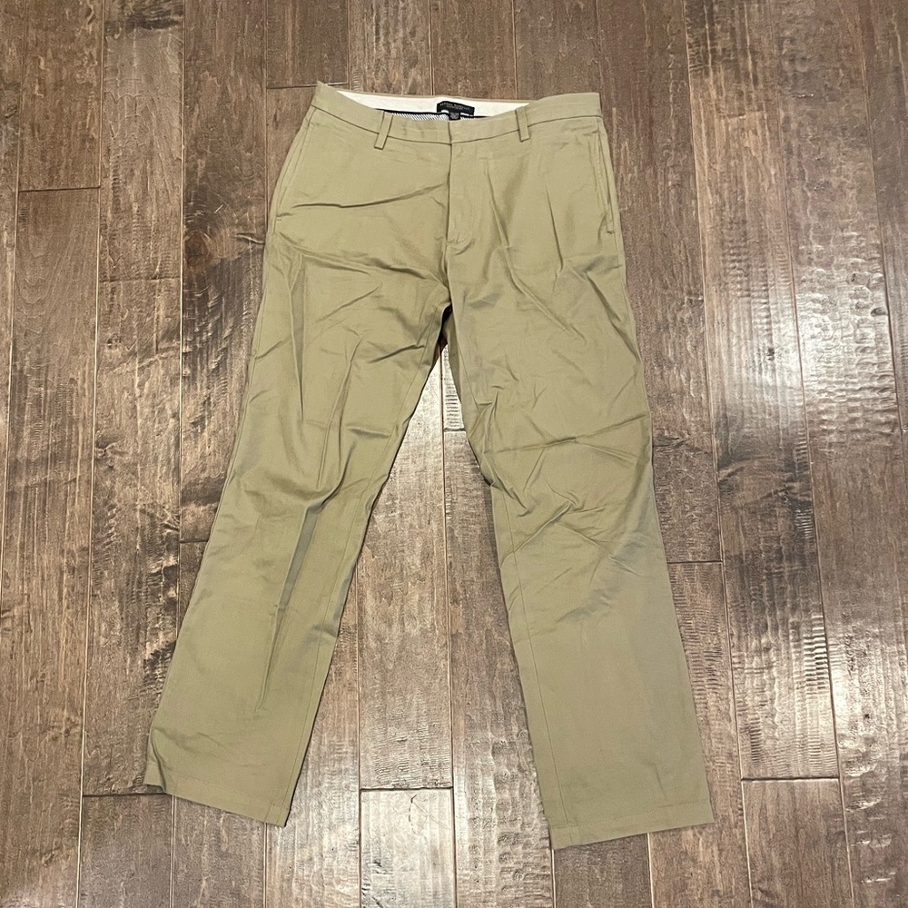 Banana Republic Gavin Chinos - Picture 3 of 6